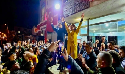 Cumhuriyet Mahallesi'nde Anlamlı Buluşma: Cumhur İttifakı ve AK Parti Ergene Belediye Başkan Adayı Müge Yıldız Topak, Mahalle Sakinleriyle Buluştu