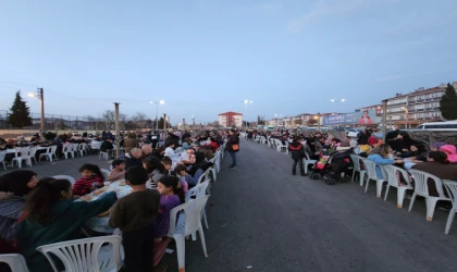 Ergene Belediye Başkan Adayı Müge Yıldız Topak, Sağlık Mahallesi'nde Ramazan Buluşması Gerçekleştirdi